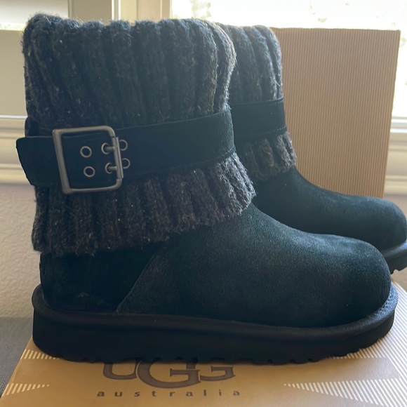 NEW in box UGG girls kids black Cambridge knit buckle boot size 13 - Picture 1 of 7